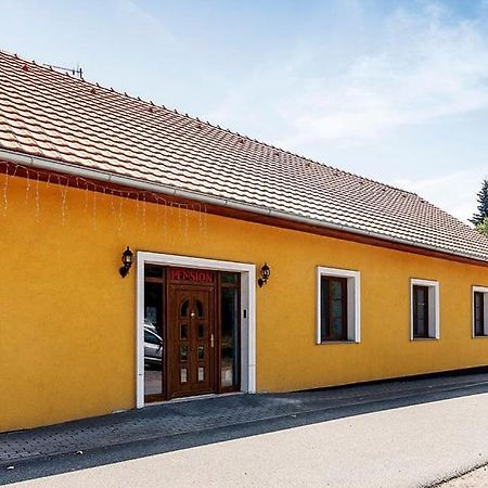 Pension U Zámku Lechovice Bagian luar foto